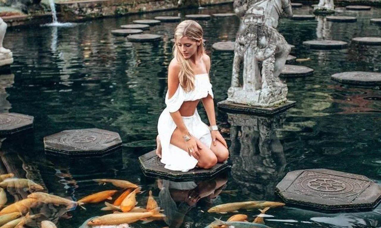 Templos Sagrados y Cascadas