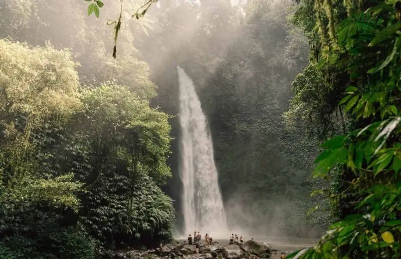 Impresionante cascada panorámica de Bali