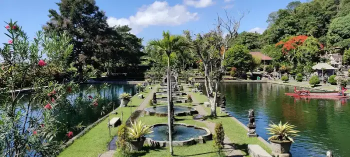 Estanque de lotos Tirta Gangga