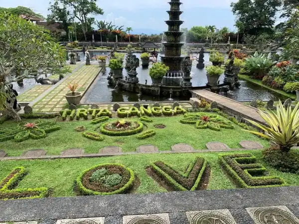 Piedras de paso en Tirta Gangga